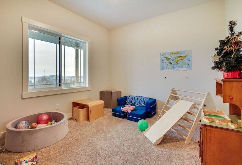 Family Friendly Oronoco Home On 10 Acres Of Land!