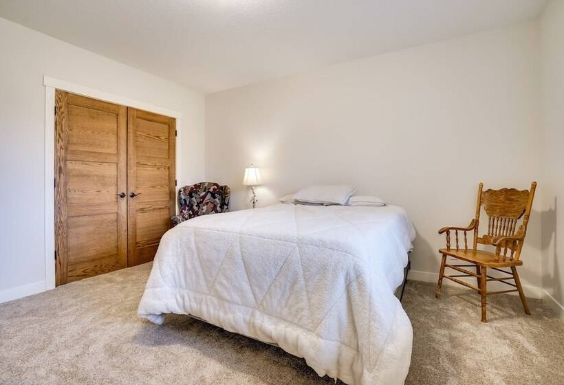 Family Friendly Oronoco Home On 10 Acres Of Land!