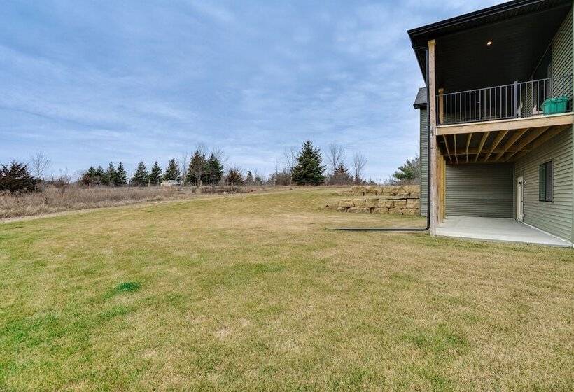 Family Friendly Oronoco Home On 10 Acres Of Land!