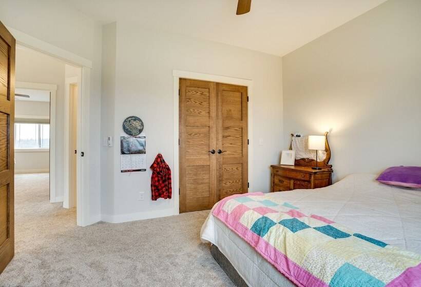 Family Friendly Oronoco Home On 10 Acres Of Land!