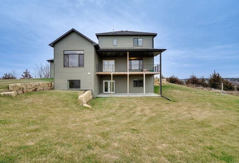 Family Friendly Oronoco Home On 10 Acres Of Land!