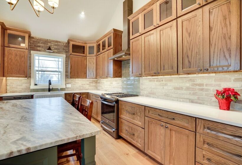 Family Friendly Oronoco Home On 10 Acres Of Land!