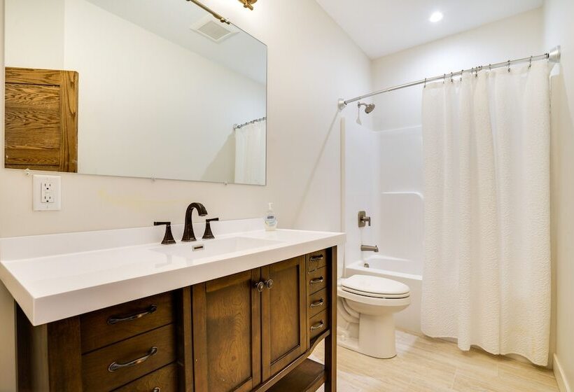 Family Friendly Oronoco Home On 10 Acres Of Land!