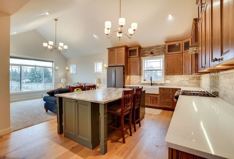 Family Friendly Oronoco Home On 10 Acres Of Land!