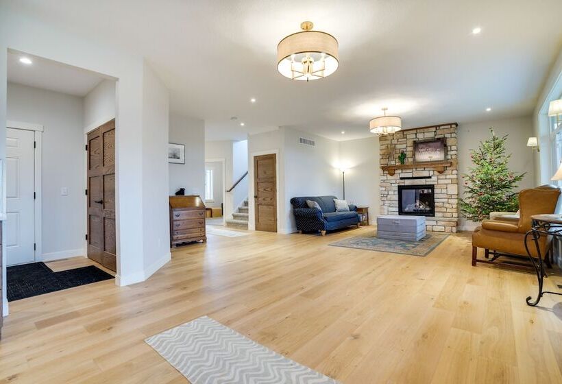 Family Friendly Oronoco Home On 10 Acres Of Land!