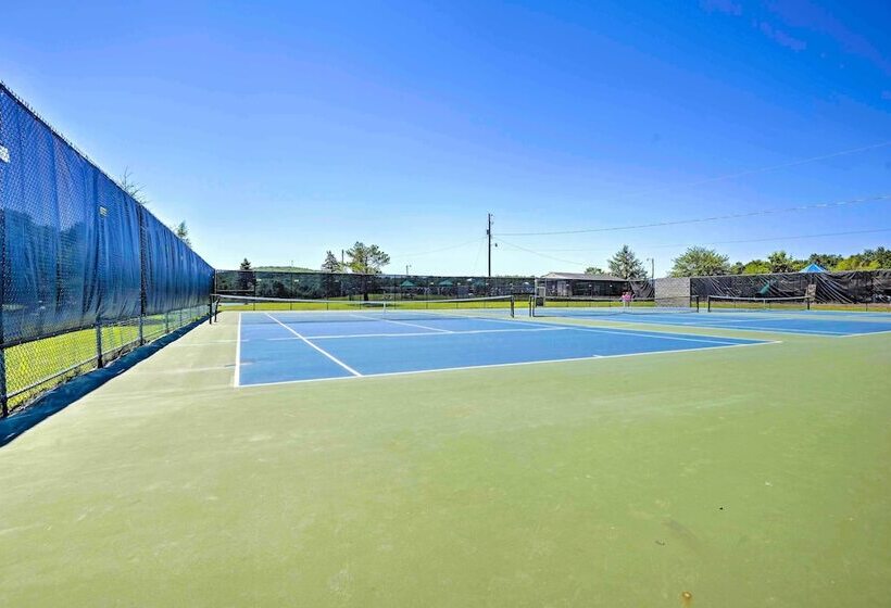 Family Friendly Pocono Lake Cabin W/ Fire Pit!