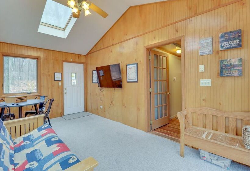 Family Friendly Pocono Lake Cabin W/ Fire Pit!