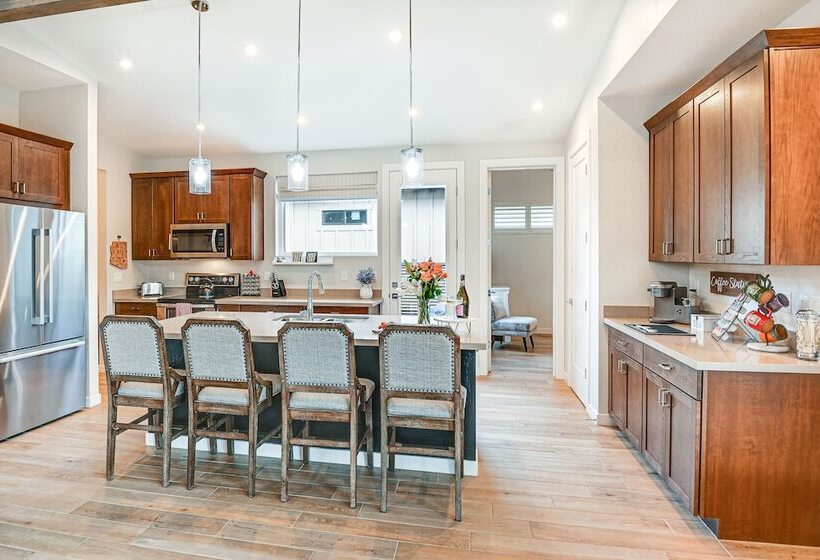 Flagstaff Home W/ Fire Pit + Hiking Trail Access!