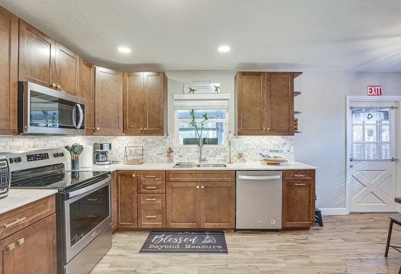 Fort Lauderdale Home W/ Screened Porch: Near Beach