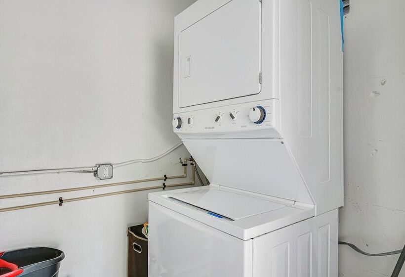 Fort Lauderdale Home W/ Screened Porch: Near Beach