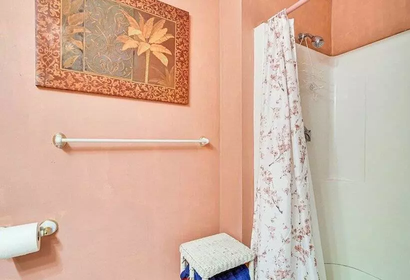 Ellis River Cottage ~ 3 Mi To Attitash Mountain!