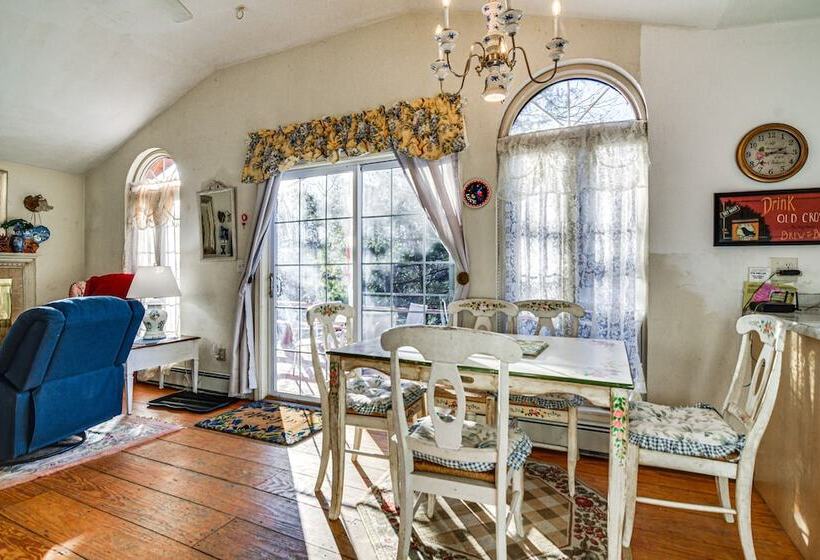 Ellis River Cottage ~ 3 Mi To Attitash Mountain!