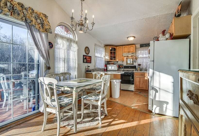 Ellis River Cottage ~ 3 Mi To Attitash Mountain!