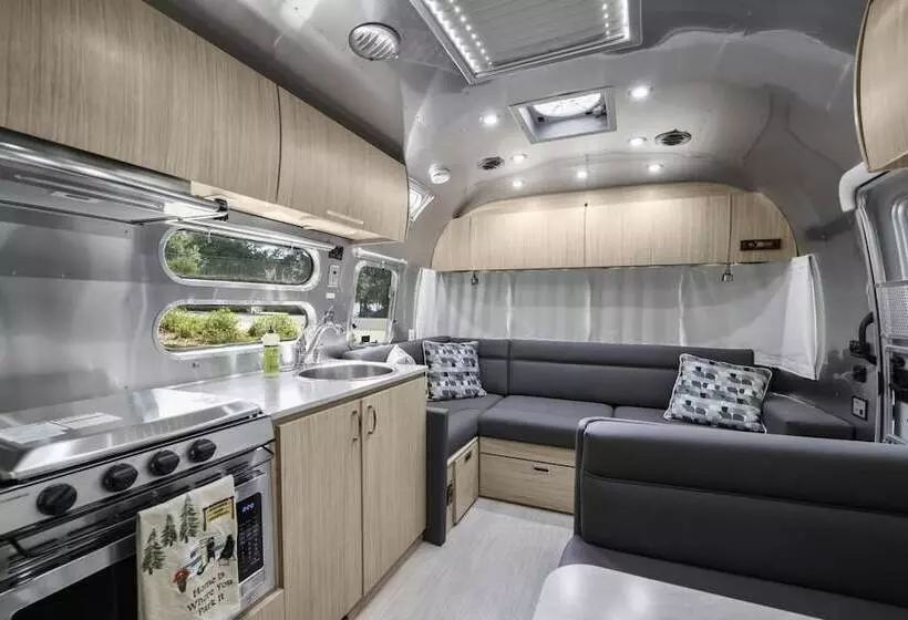 Happy Camper By Avantstay Main Home + Airstream