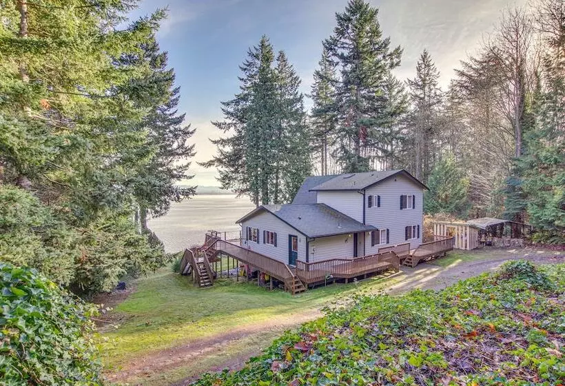 Hat Island Home W/ Stunning View & Wraparound Deck