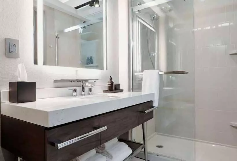 هتل Tempo By Hilton Louisville Downtown Nulu