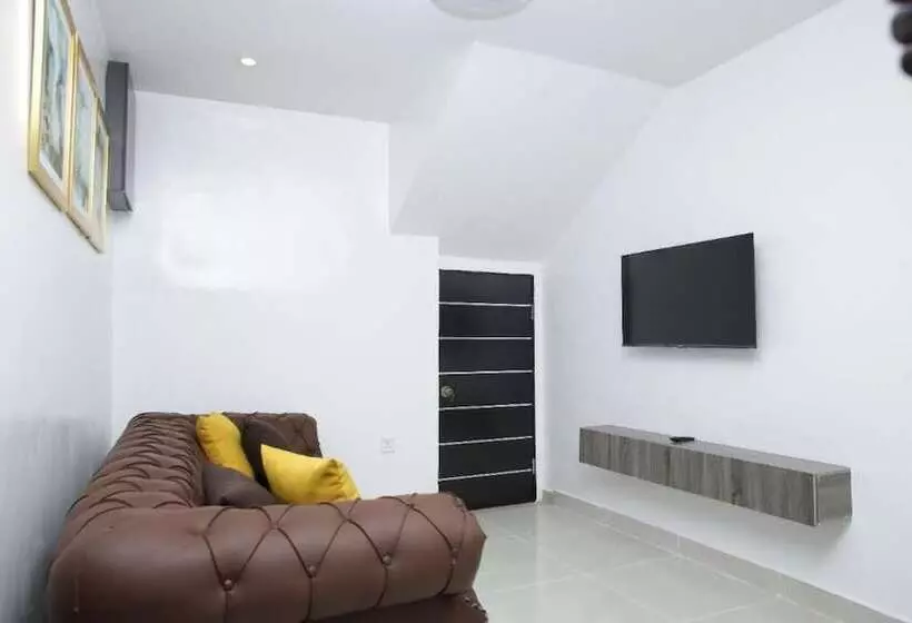 Yp George Hotel And Suites Lekki