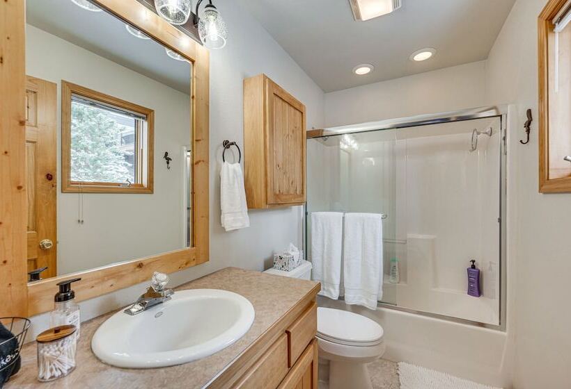 < 1/2 Mi To Marina: Grand Lake Getaway!