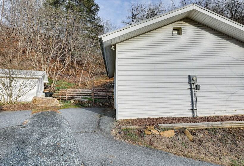 Inviting Vilas Cottage: 9 Mi To Downtown Boone!
