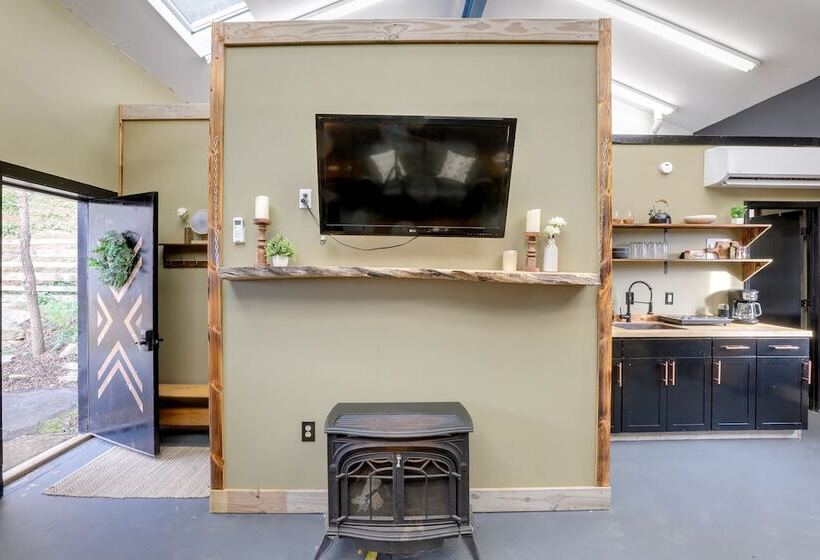 Inviting Vilas Cottage: 9 Mi To Downtown Boone!