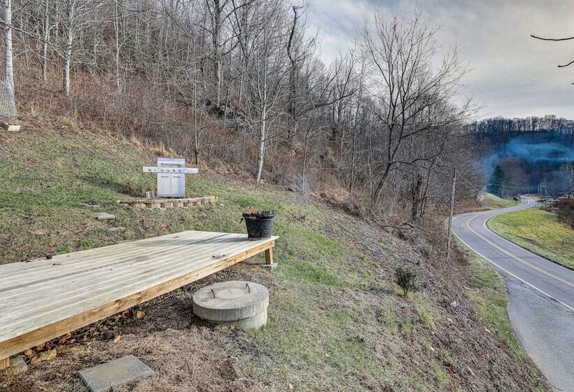Inviting Vilas Cottage: 9 Mi To Downtown Boone!