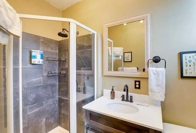 Inviting Vilas Cottage: 9 Mi To Downtown Boone!