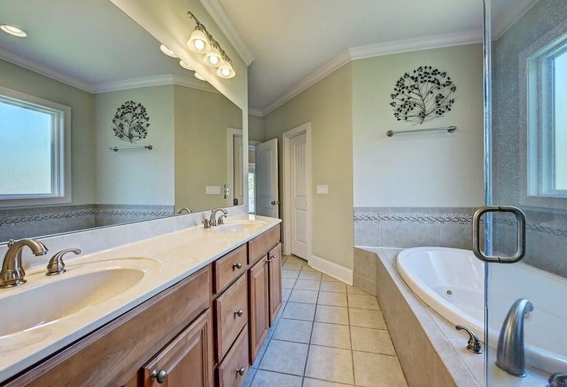 Jake S Lake House By Avantstay Lake Gazebo