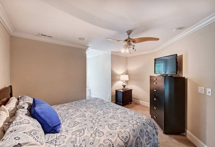 Jake S Lake House By Avantstay Lake Gazebo