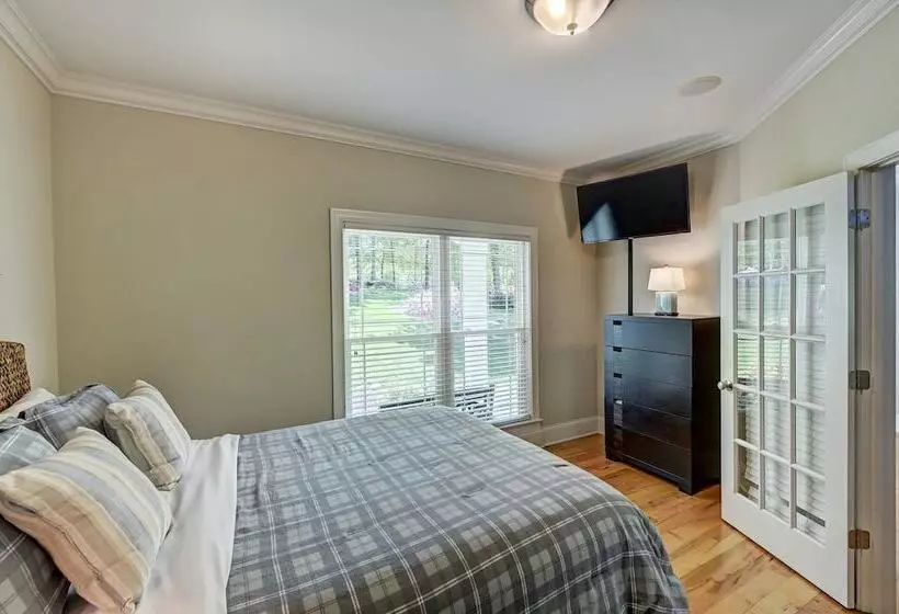 Jake S Lake House By Avantstay Lake Gazebo