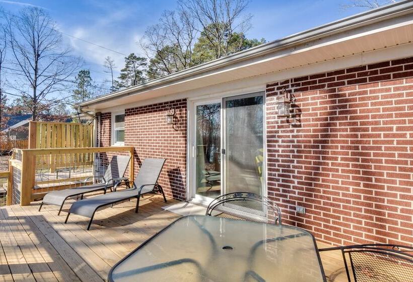 Lake Hartwell Retreat W/ Deck & Private Dock!