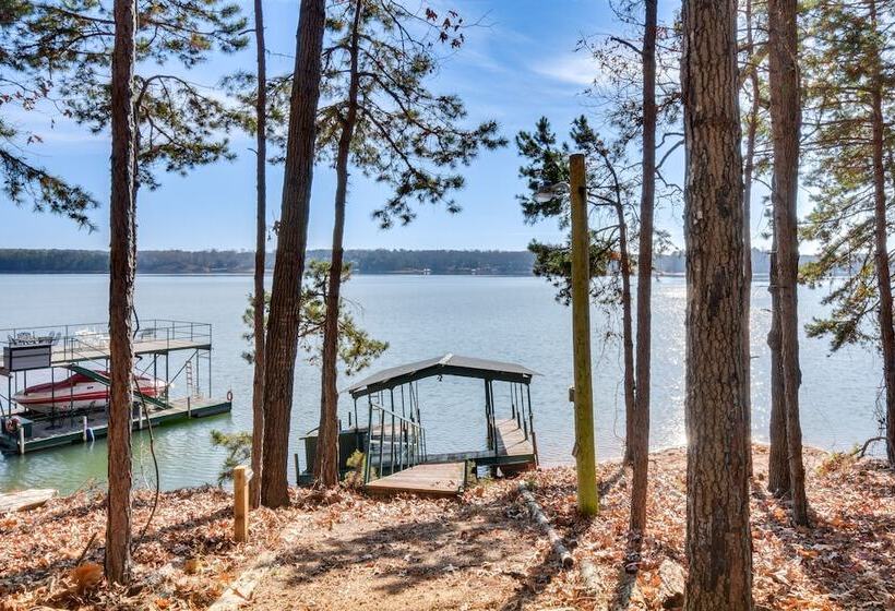 Lake Hartwell Retreat W/ Deck & Private Dock!