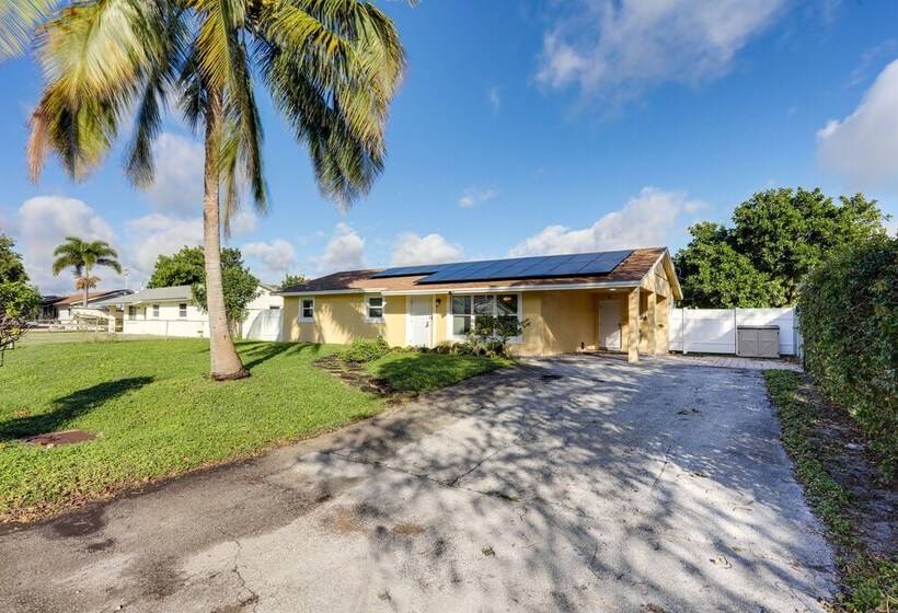 5 Mi To Beaches: Hot Tub Haven In Lake Worth