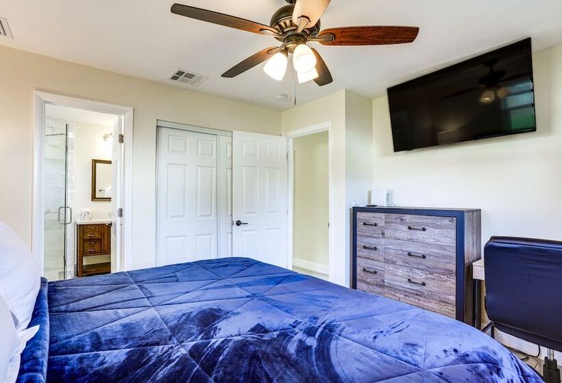 5 Mi To Beaches: Hot Tub Haven In Lake Worth