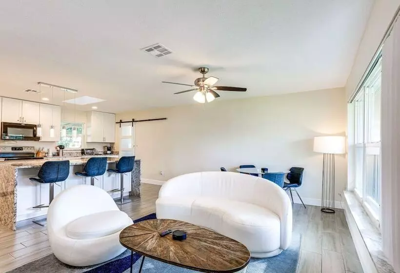 5 Mi To Beaches: Hot Tub Haven In Lake Worth