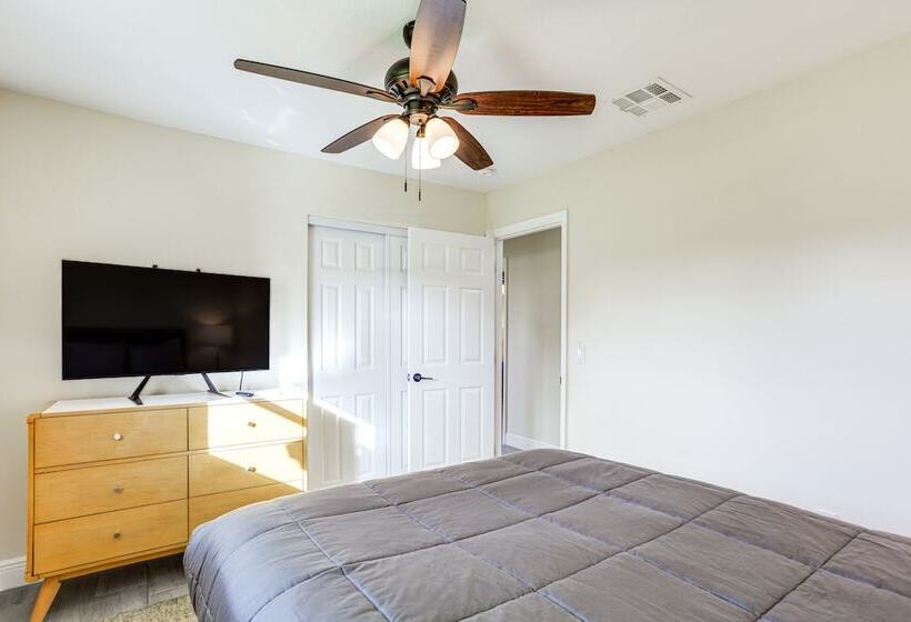 5 Mi To Beaches: Hot Tub Haven In Lake Worth