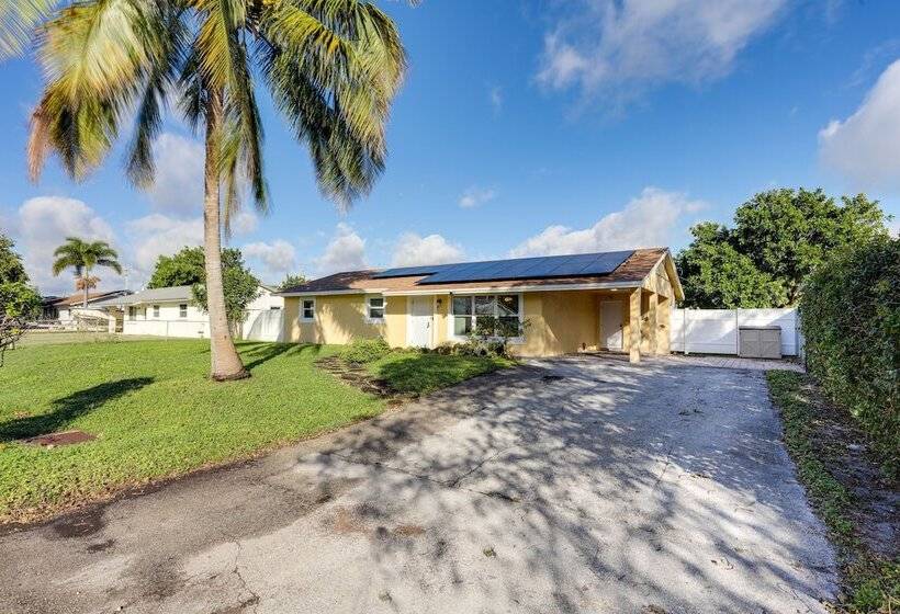 5 Mi To Beaches: Hot Tub Haven In Lake Worth