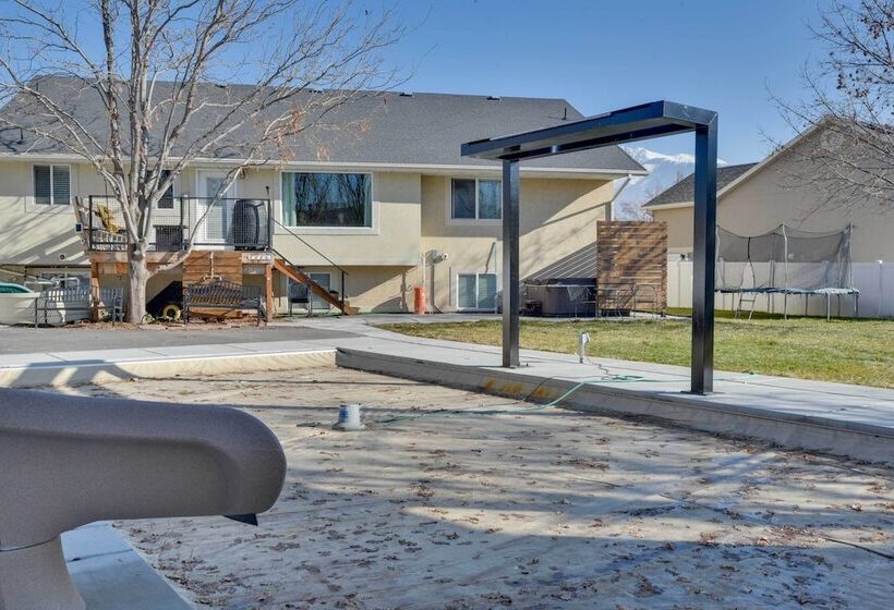 Layton Home W/ Pool + Hot Tub, 23 Mi To Snowbasin!