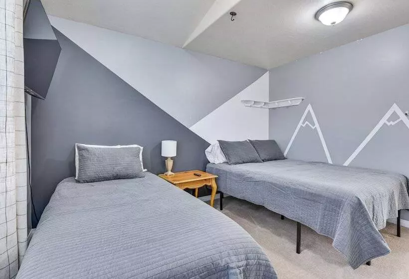 Layton Home W/ Pool + Hot Tub, 23 Mi To Snowbasin!