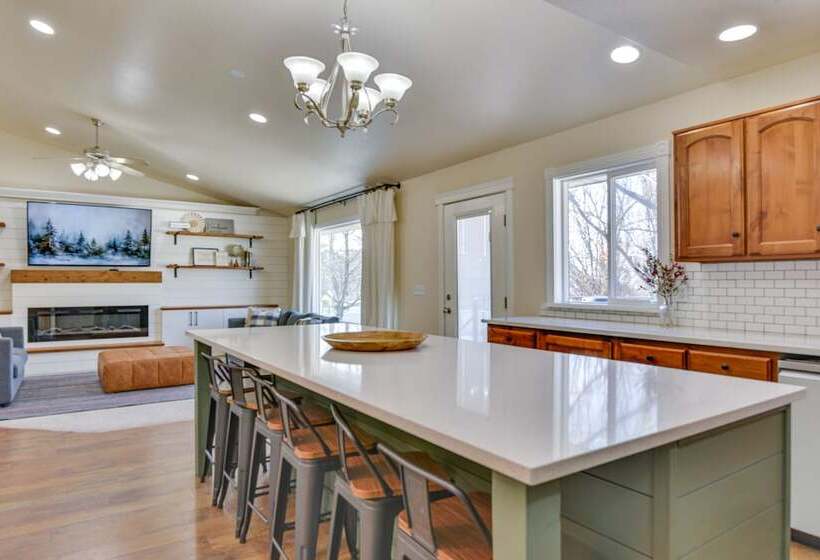 Layton Home W/ Pool + Hot Tub, 23 Mi To Snowbasin!