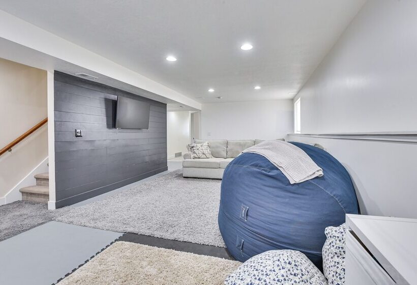 Layton Home W/ Pool + Hot Tub, 23 Mi To Snowbasin!