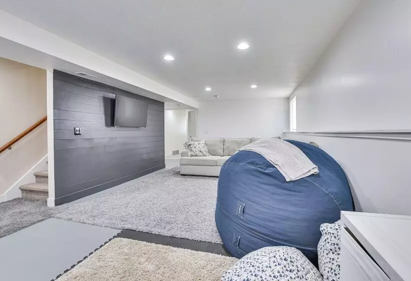 Layton Home W/ Pool + Hot Tub, 23 Mi To Snowbasin!