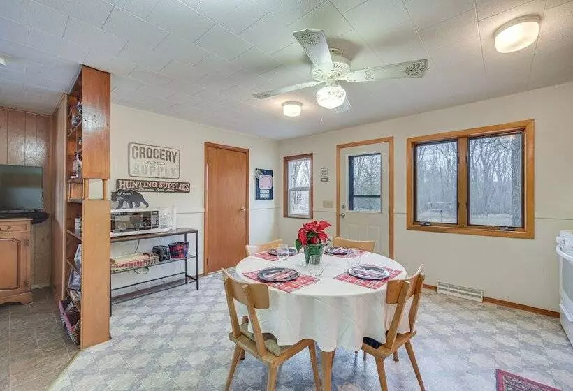 Mason Cabin W/ Private Dock On Marengo Lake!