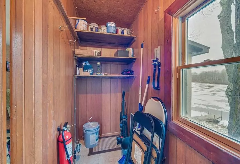 Mason Cabin W/ Private Dock On Marengo Lake!