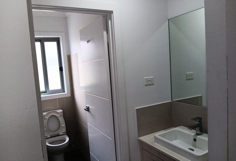 פנסיון Jacka Home