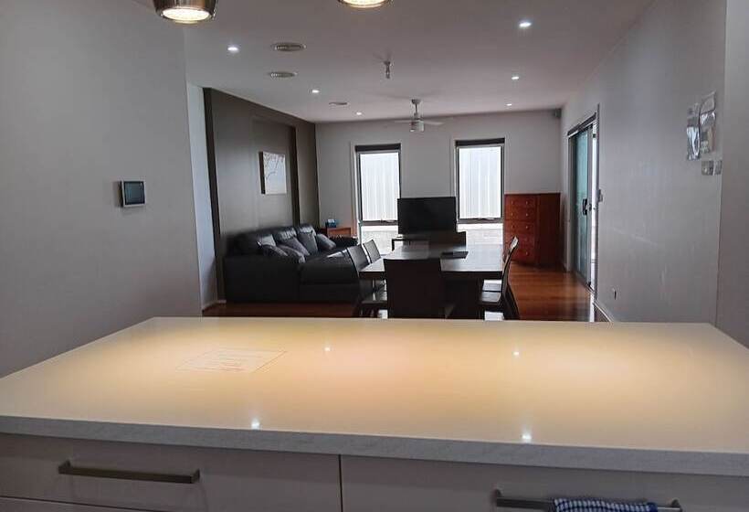 פנסיון Jacka Home