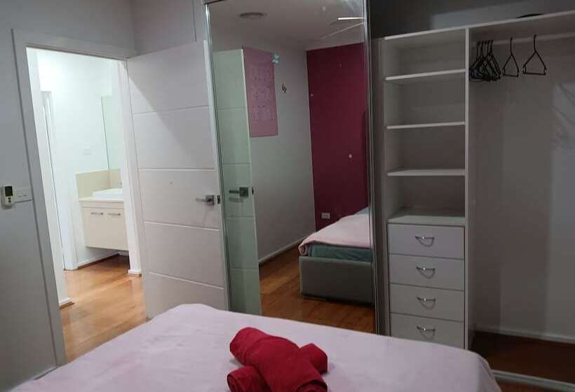 פנסיון Jacka Home