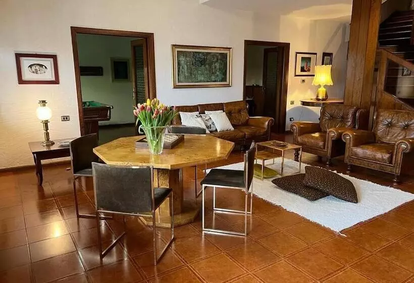 Majatalo Villa Lavania