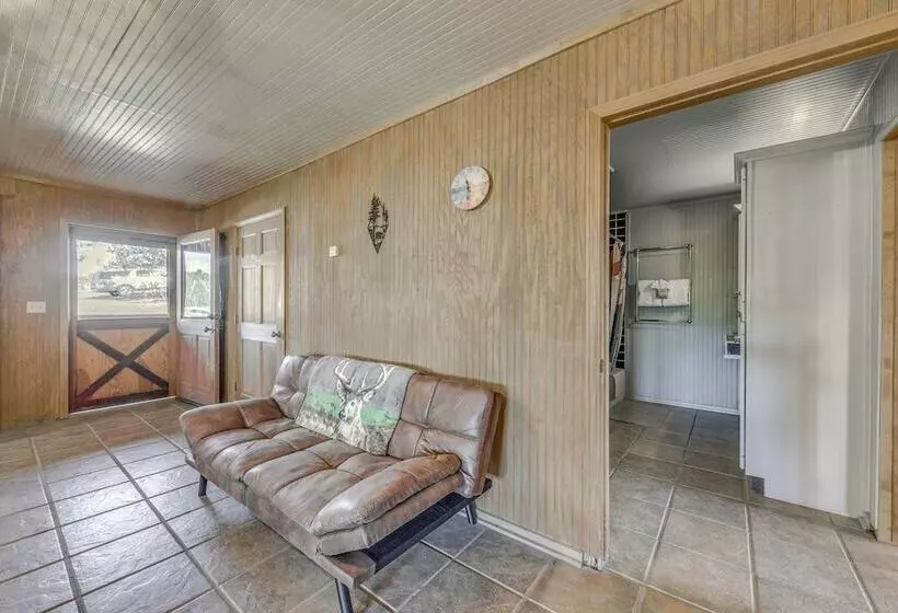 Capitan Vacation Rental W/ Grill, Near Ruidoso!