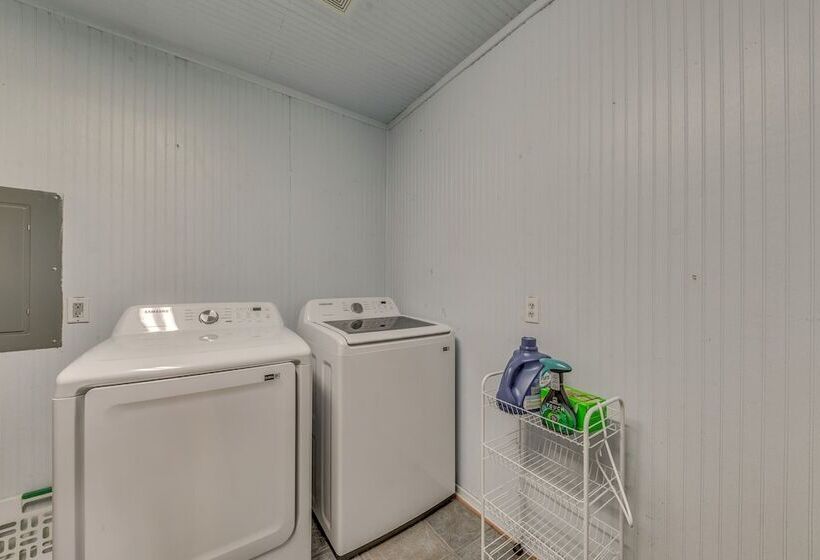 Capitan Vacation Rental W/ Grill, Near Ruidoso!