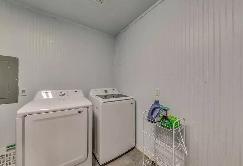Capitan Vacation Rental W/ Grill, Near Ruidoso!